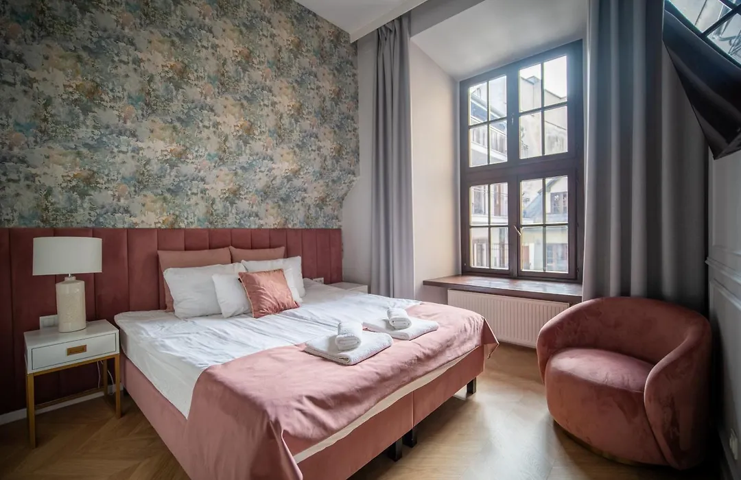 Bracka Main Square Apartments-1