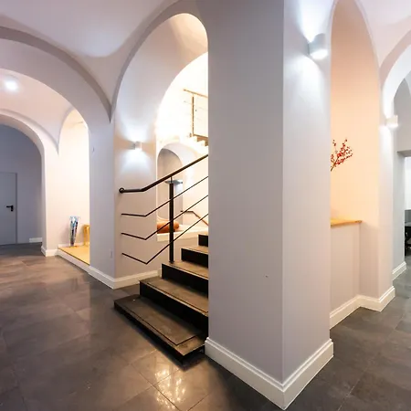 Bracka Main Square Apartments-3