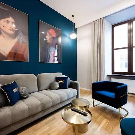 Bracka Main Square Apartments-2